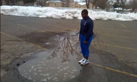 Τον «κατάπιε» η… λακκούβα