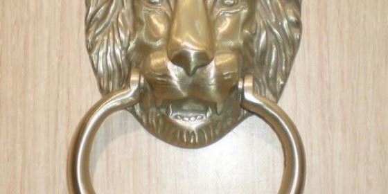 Κλέβουν μέχρι και τα πόμολα