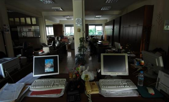 Eμμένουν οι Βρυξέλλες για τις απολύσεις στο δημόσιο