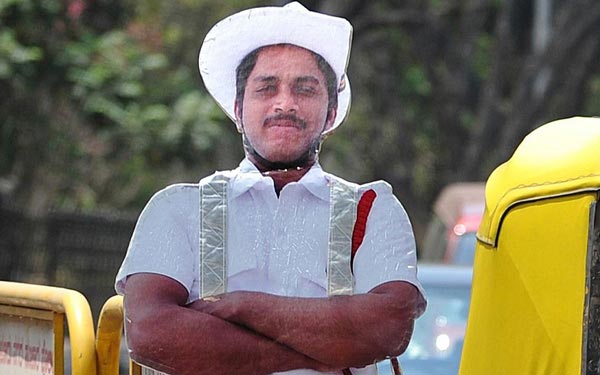 ΦΩΤΟ-Τροχονόμοι από χαρτόνι