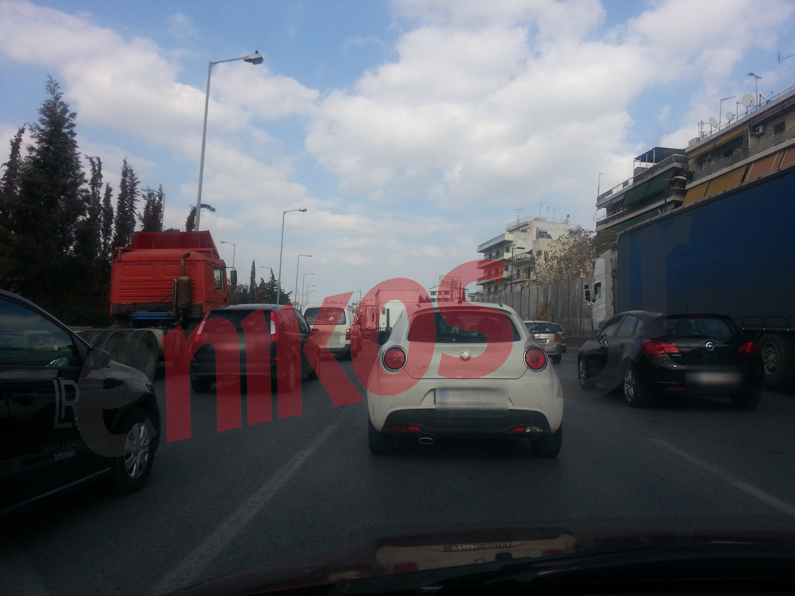 ΦΩΤΟ-Μποτιλιάρισμα στην εθνική