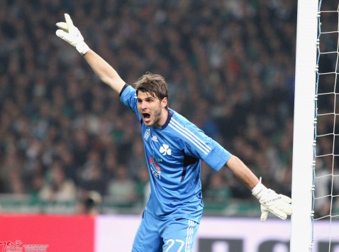 Θέλει Καρνέζη η Κλαμπ Μπριζ