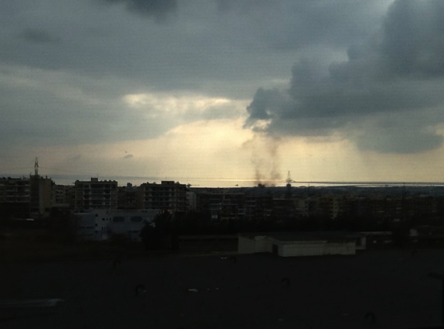 Μαύρος καπνός κάλυψε τη Θεσσαλονίκη