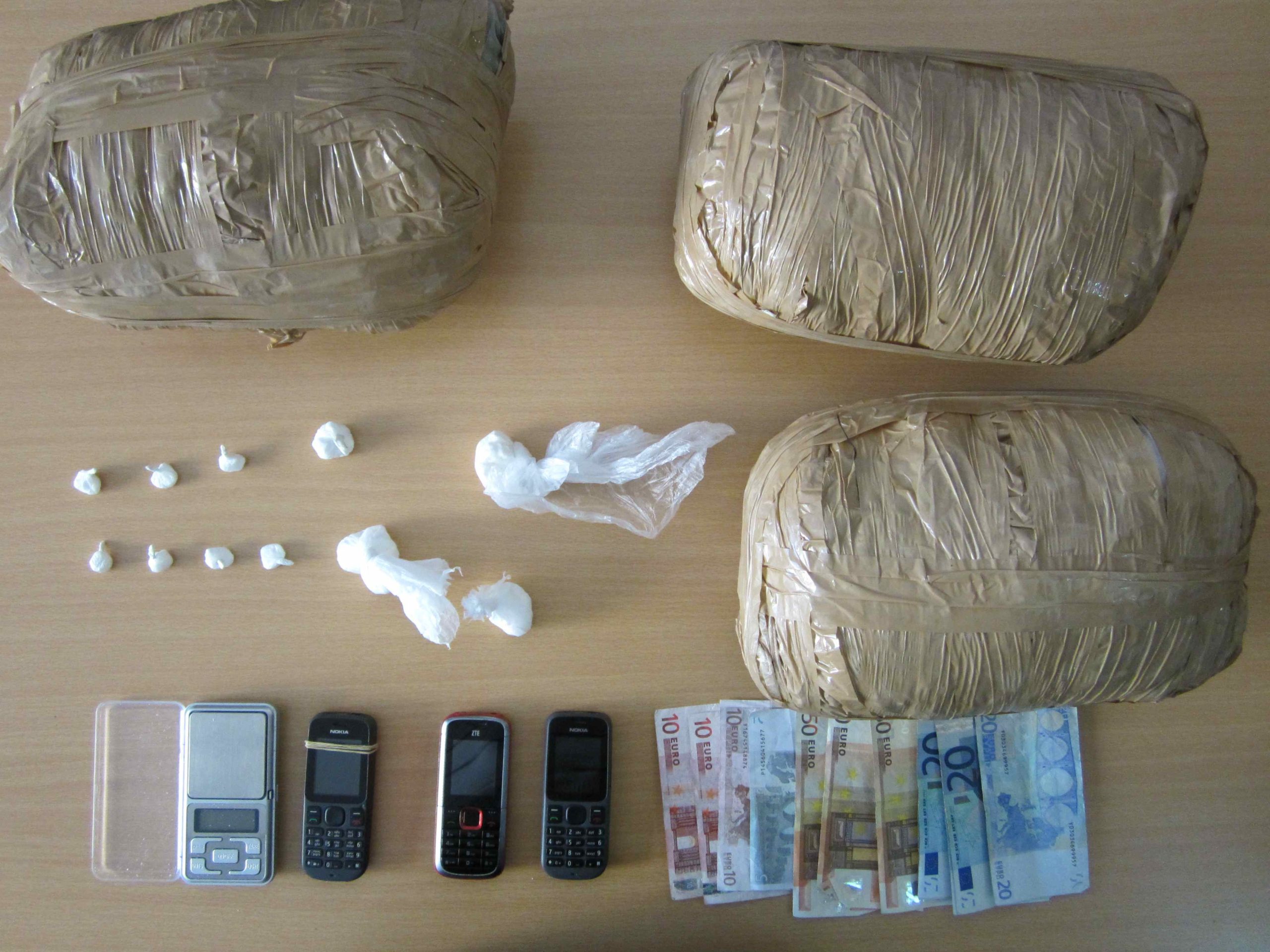 Συνέλαβαν έμπορο κοκαΐνης