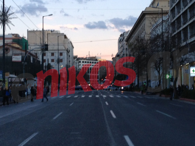 ΦΩΤΟ-Έκλεισε η Πανεπιστημίου