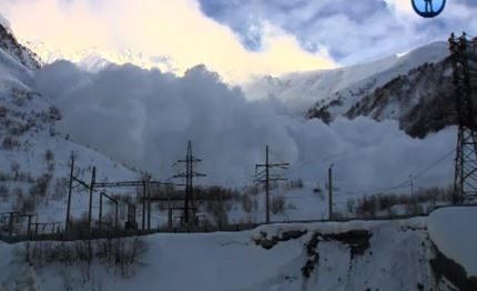 ΒΙΝΤΕΟ-Τον σκέπασε η χιονοστιβάδα που κινηματογραφούσε!