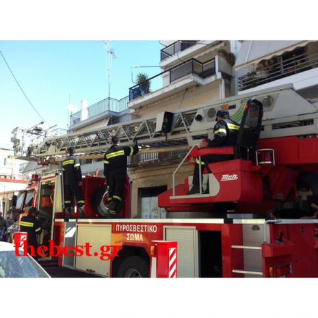 ΒΙΝΤΕΟ-Γυναίκα έπεσε από το μπαλκόνι