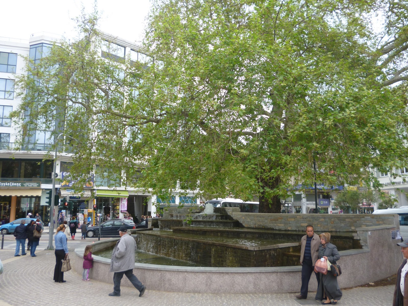 Διαμαρτύρονται για ένα… συντριβάνι