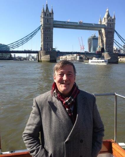 ΦΩΤΟ – O Στίβεν “Hobbit” Φράι στην Ελλάδα