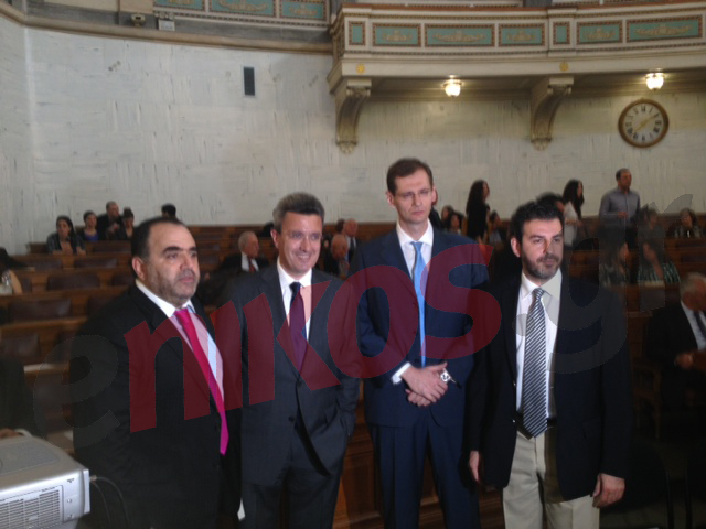 ΦΩΤΟ-Η παρουσίαση του βιβλίου για τον εθισμό στο διαδίκτυο