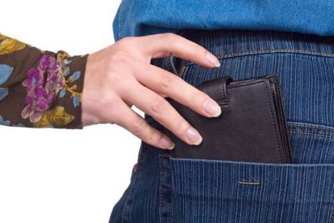 Πήγαν να κλέψουν αστυνομικούς και συνελήφθησαν