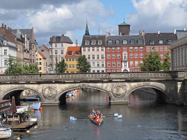 “Φούσκα” στεγαστικών και στη Δανία