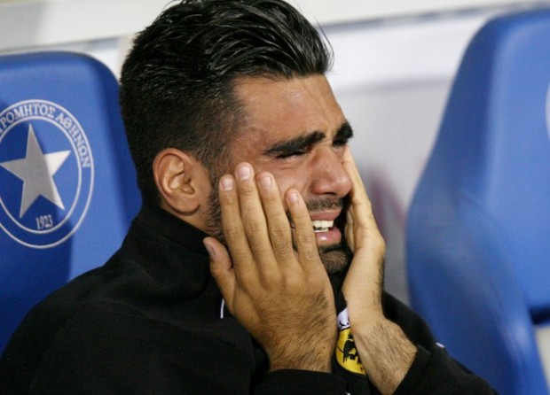 ΦΩΤΟ-Δάκρυα για την ΑΕΚ