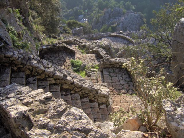 “Ανεπιθύμητη η Χρυσή Αυγή”