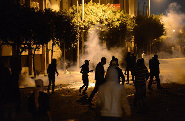 Δακρυγόνα και διαδηλώσεις στο Κάιρο