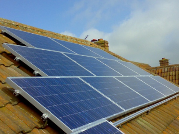 Ψαλιδίζονται και τα παλιά φωτοβολταϊκά