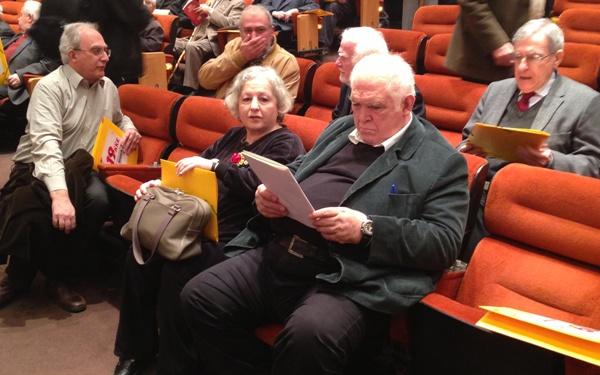 ΦΩΤΟ-Στις θέσεις τους οι σύνεδροι του ΚΚΕ