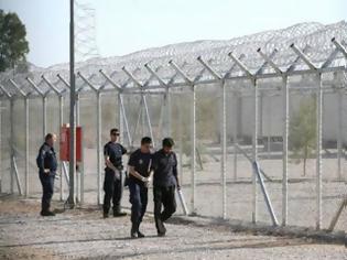 ΤΩΡΑ-Επεισόδια στο κέντρο μεταναστών στην Κόρινθο