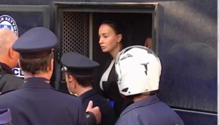 ΒΙΝΤΕΟ-Η καταβεβλημένη Βίκυ Σταμάτη