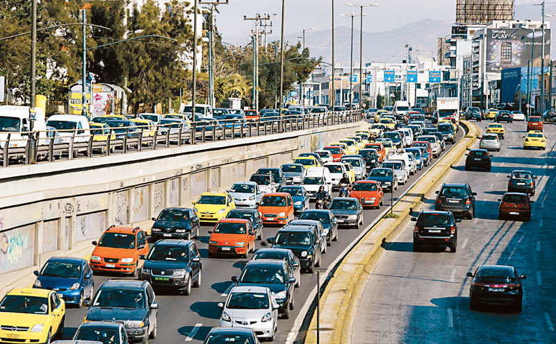 Μειώνονται οι άδειες κυκλοφορίας