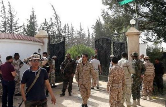 Υπό «πολιορκία» το υπουργείο Δικαιοσύνης στη Λιβύη