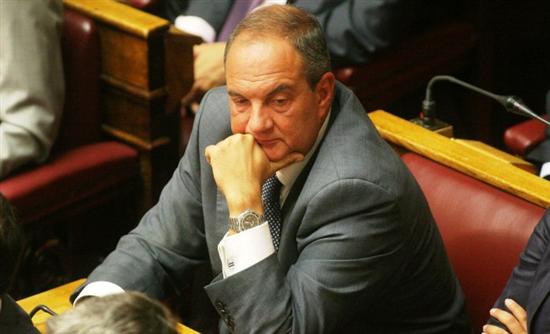 Κατάθεση-βόμβα για τον Καραμανλή