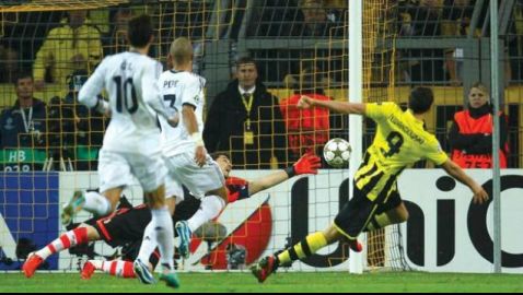 Πέφτουν κορμιά στο Βεστφάλεν