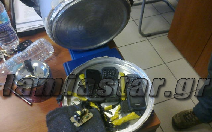 Μαχαίρια και κινητά στη φυλακή Δομοκού
