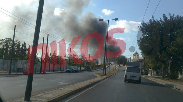 ΦΩΤΟ-Φωτιά στον Βοτανικό