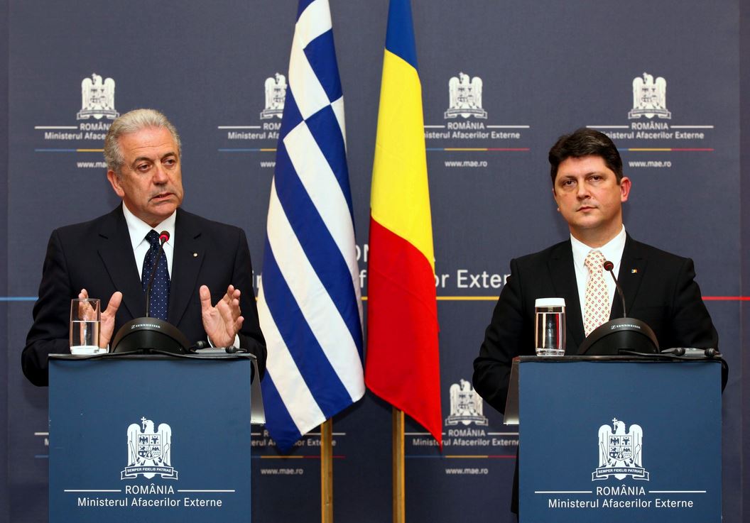 ΦΩΤΟ-Στο Βουκουρέστι ο Αβραμόπουλος