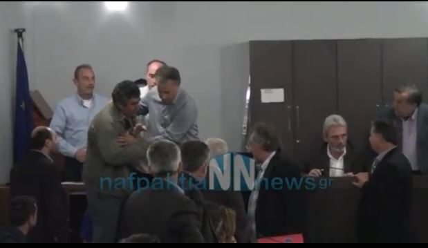 Επιτέθηκαν με μπαλτά στον πατέρα της Νάντιας Μπουλέ