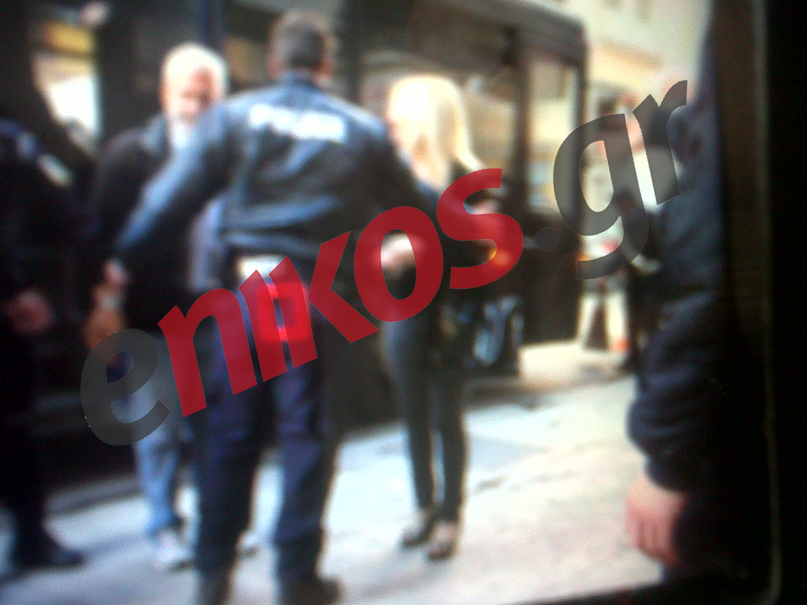 ΦΩΤΟ-Στα δικαστήρια Πειραιά ο Καρούζος