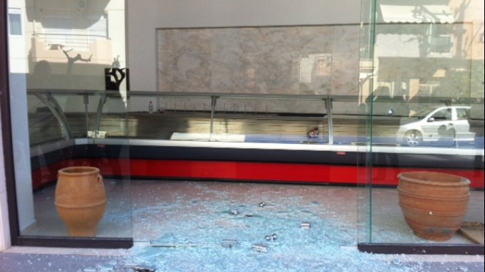 Έριξαν χειροβομβίδα σε κατάστημα