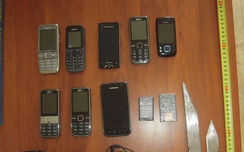 Μέχρι και hands free είχαν στις φυλακές