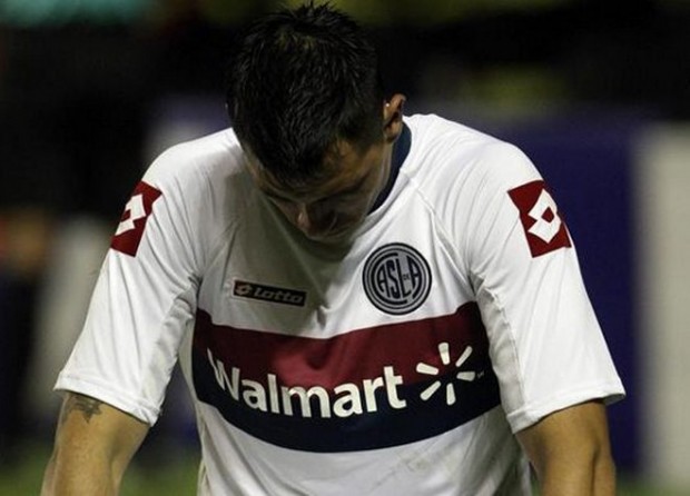 Από το γήπεδο… στο κελί