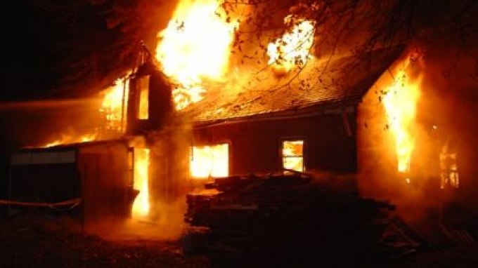 Κρήτη:Κάηκε λυόμενη κατοικία