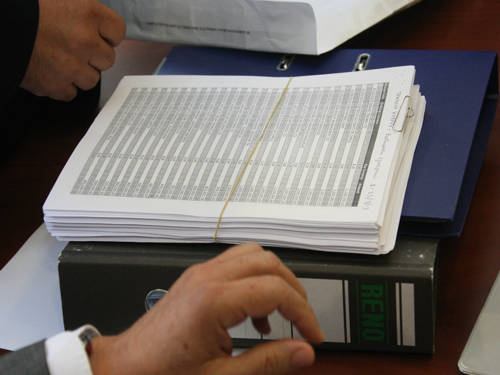 Κύπρος:Λίστα με 6.000 άτομα που έβγαλαν χρήματα