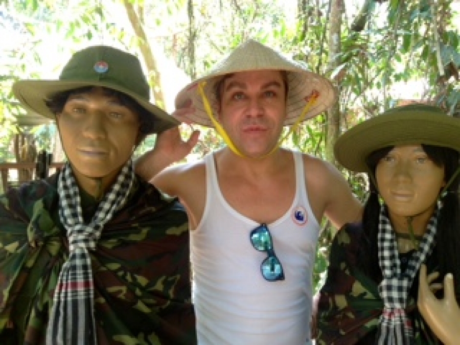 ΦΩΤΟ-Ο Τρύφωνας γύρισε από το Βιετνάμ