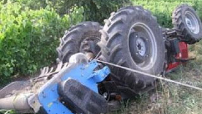 Νεκρός ο αγρότης που καταπλακώθηκε από τρακτέρ