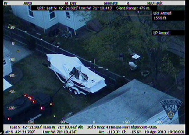 Νέες φωτογραφίες από την κρυψώνα του βομβιστή