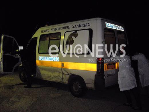 Απίστευτο! Νοσοκόμες έσπρωχναν το ασθενοφόρο