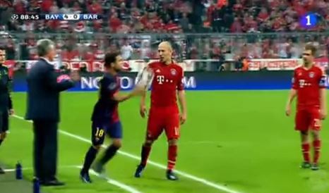 ΒΙΝΤΕΟ-Του πέταξε τη μπάλα στο πρόσωπο