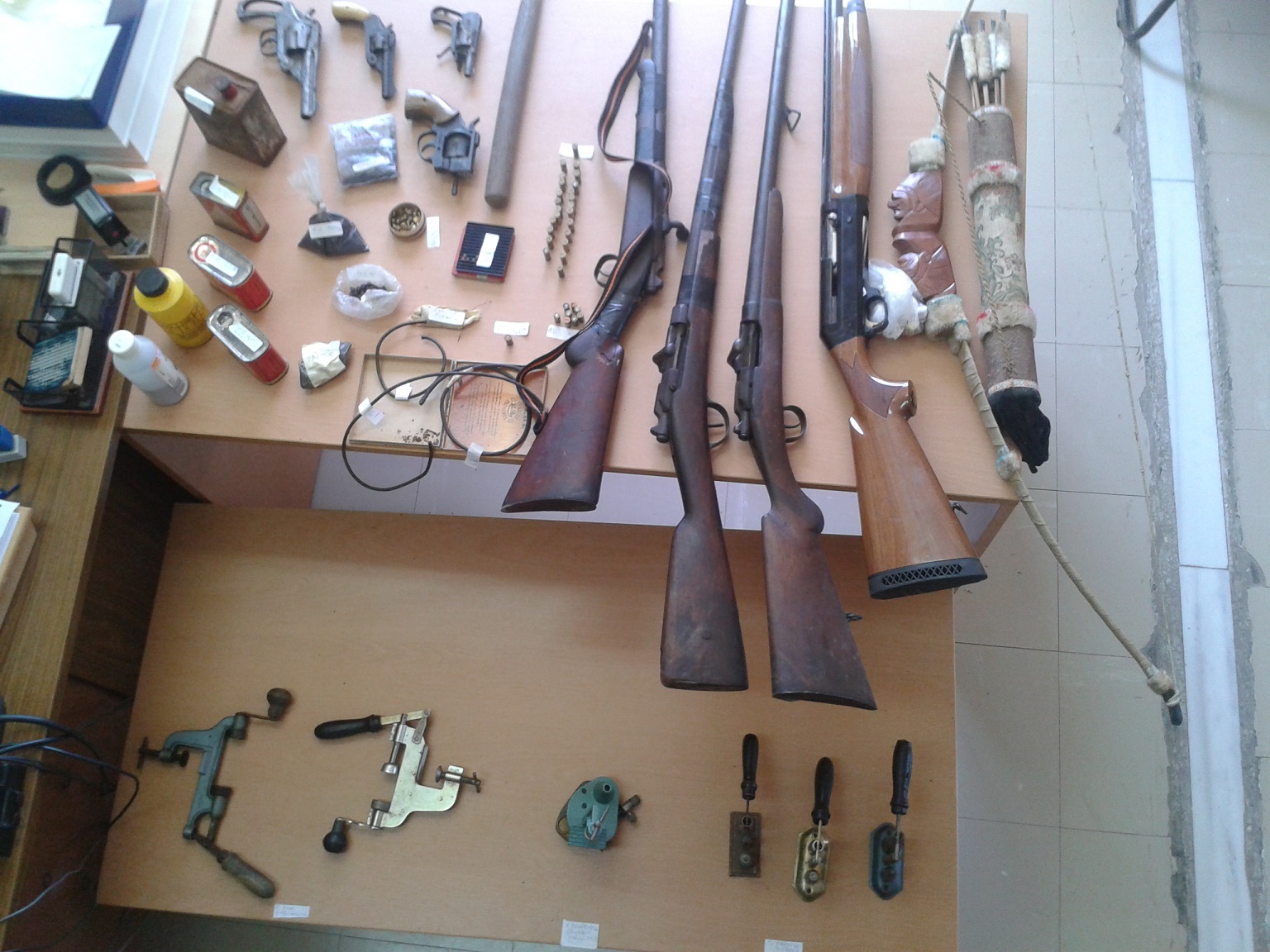 Είχε όπλα και εκρηκτικά