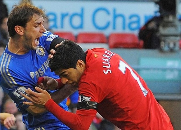 Απολογείται ο Σουάρες για το δάγκωμα