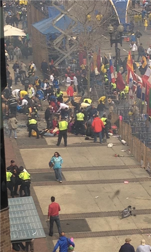 ΦΩΤΟ από τις εκρήξεις στη Βοστώνη