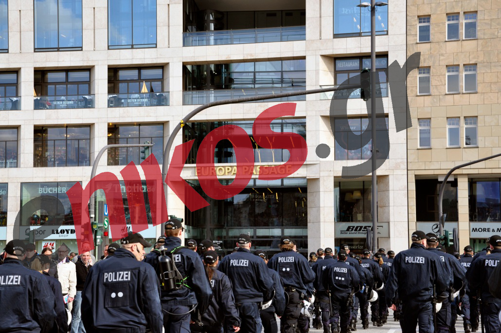 ΦΩΤΟ-Πορεία στο Αμβούργο για την Ελλάδα