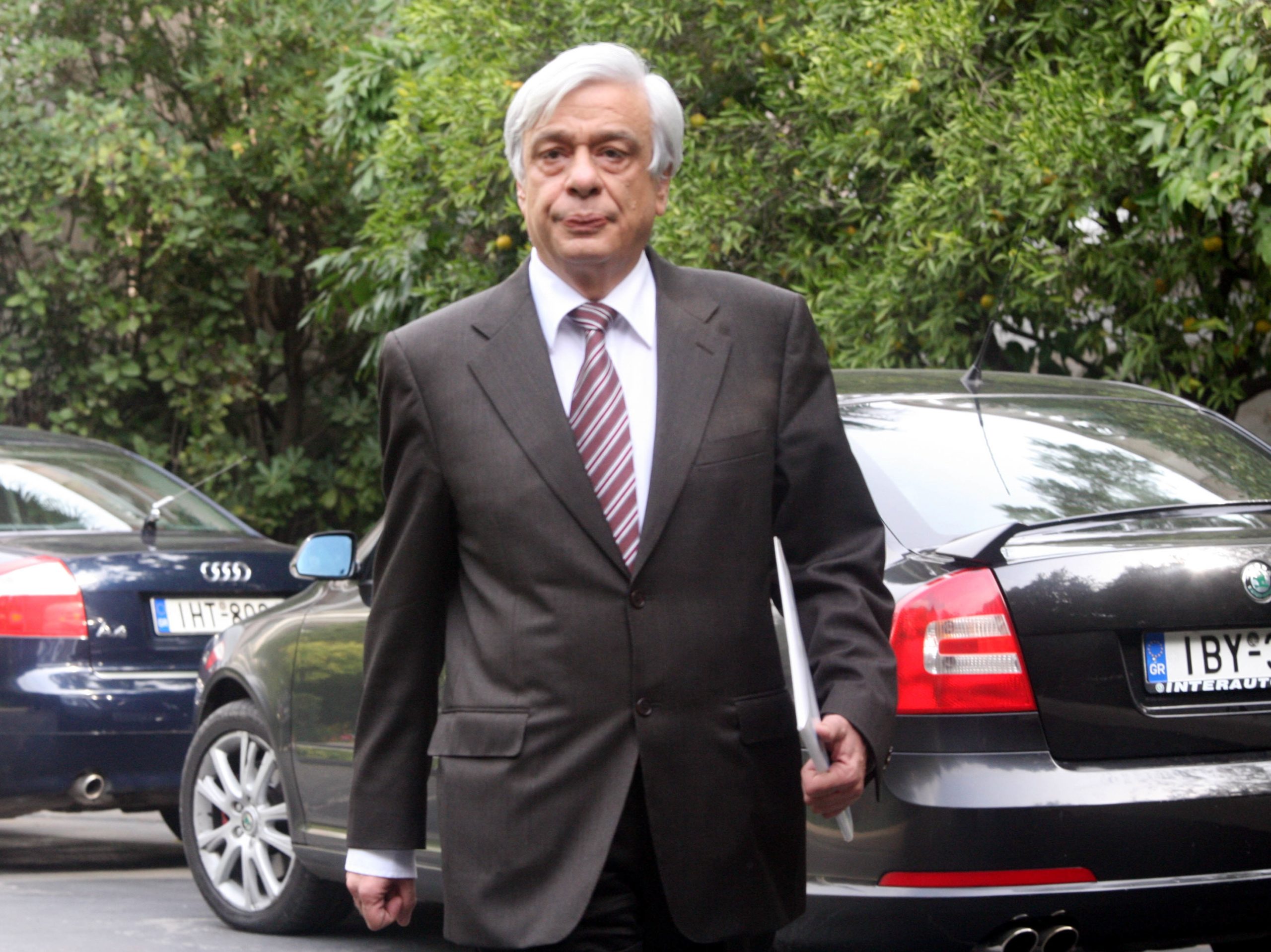 Παυλόπουλος:Δεν μπορούμε άκριτα να λέμε για απολύσεις