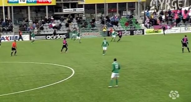 ΒΙΝΤΕΟ-Κλωτσάει το ball boy