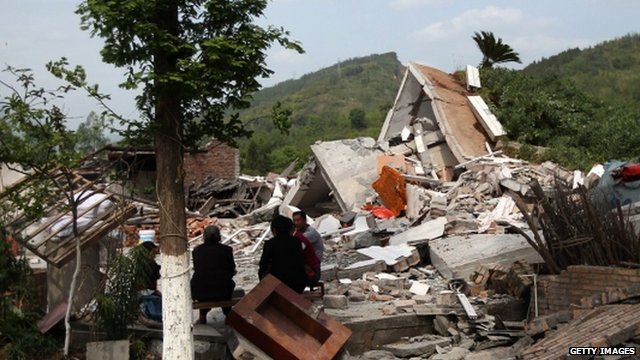 Κίνα: Στους 180 οι νεκροί από το σεισμό