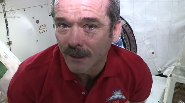 ΒΙΝΤΕΟ:Το δάκρυ στο… διάστημα